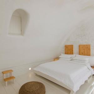 Superior Traditional Studio (2 adults)