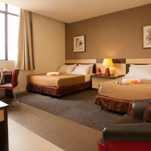 Deluxe Family Room