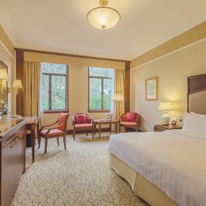Horizon Hillview King Bed Room