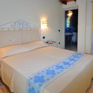 Double or Twin Room with Terrace and Sea View