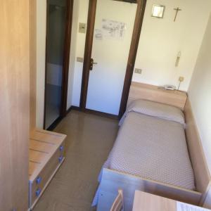 Single Room with Private Bathroom