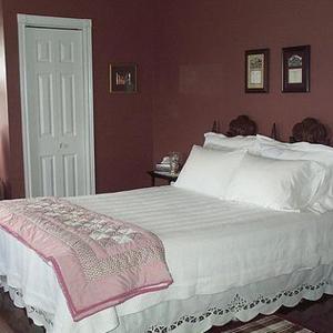 Queen Room with Shared Bathroom