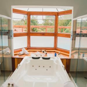 Queen Suite with Pool View - C6
