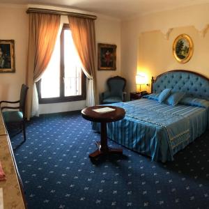 Large Double or Twin Room