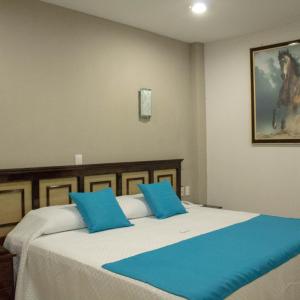 Deluxe Double Room (2 Adults + 1 Child)