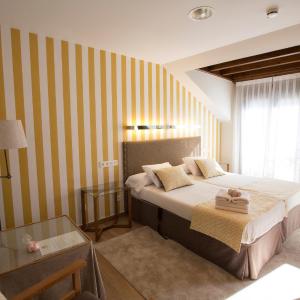 Deluxe Double Room with Extra Bed