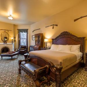 Superior King Suite