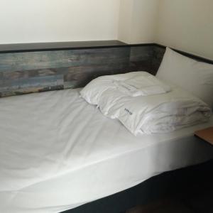 Single Room with Shared Shower and Toilet