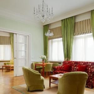 Suite with Old Town Square View