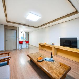 Family Room with Balcony and Sea View