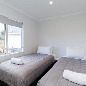 Self Contained 2 Bedroom unit up to sleep 4