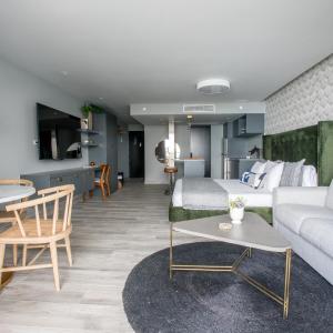 Studio Apartment with Sea View