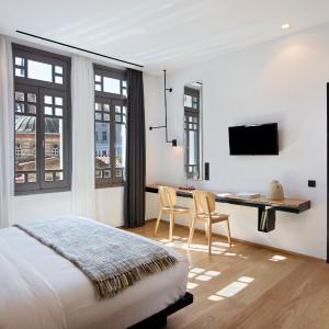 Deluxe Double Room with City View