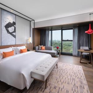 Club King Room