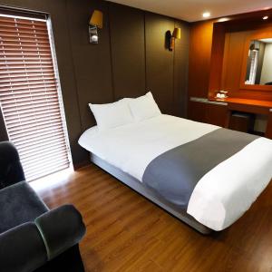 Suite with Hot Tub