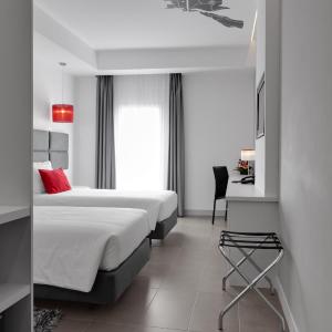 Twin Room (2 Single Beds)