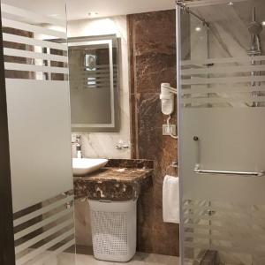 Premium Deluxe Three-Bedroom Apartment