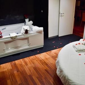 King Suite with Spa Bath