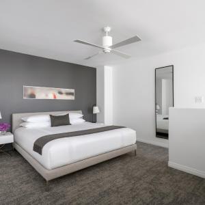 One Bedroom Townhome Premium
