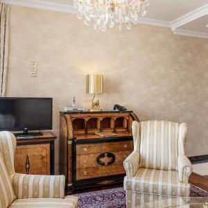 Senior Suite with City View