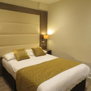  Double Room No Window
