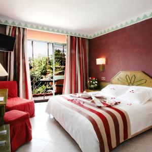 Standard Double Room with Pool View