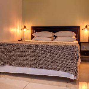 Suite with Terrace  and Parking View