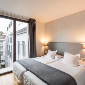 Two-Bedroom Apartment (4 Adults)