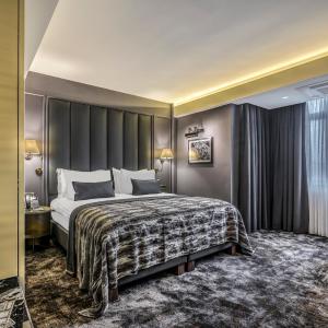 Deluxe King Suite