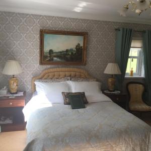 Twin Room with Private Bathroom