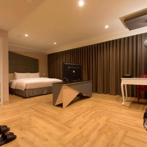 Queen Room with Spa Bath