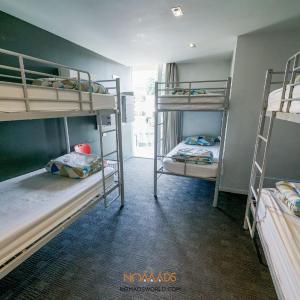 Bed in 6-Bed Mixed Dormitory Room with Bathroom