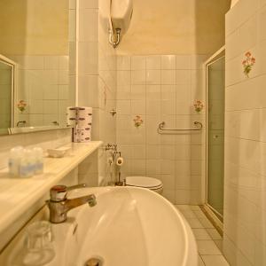 One-Bedroom Apartment - Annex