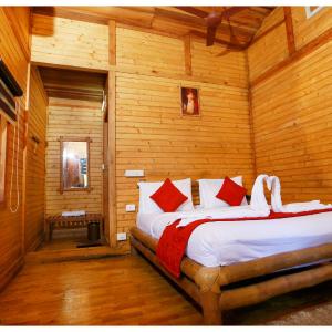 King Room with Mountain View