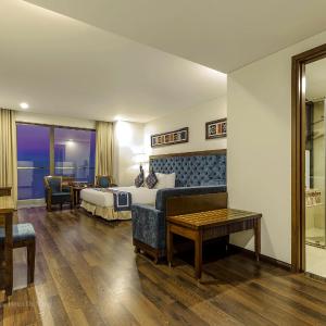 Balcony Executive Premier Double Sea View with Afternoon Tea