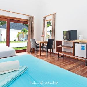 Deluxe Bungalow with Garden View (Free One-way Airport Departure Transfer)