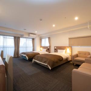 Interconnecting Family Rooms - Non-Smoking