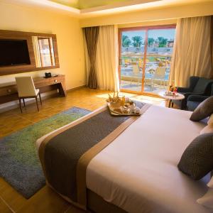 Two-Bedroom Jacuzzi Bungalow