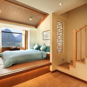 Family Room with Mountain View-free pick up available for minimum 2 nights stay