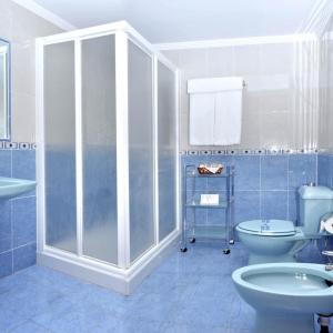 Double Room with Extra Bed (3 Adults)