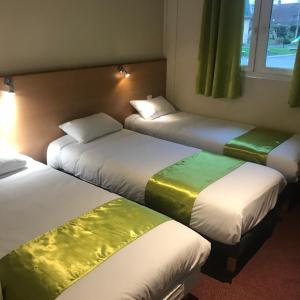Triple Room with 3 Single Beds