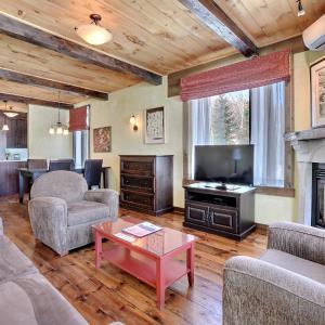 Large Classic Suite - Lake view with balcony