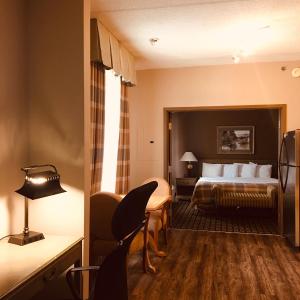 Junior King Suite - Non-Smoking