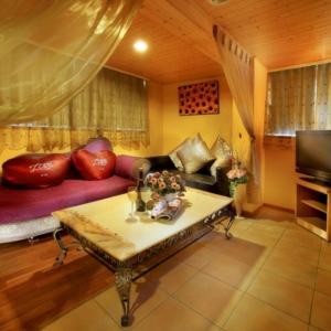 Family Room (8 Adults)