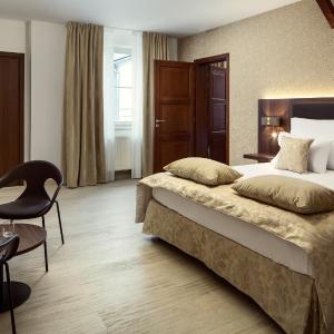Connecting Room
