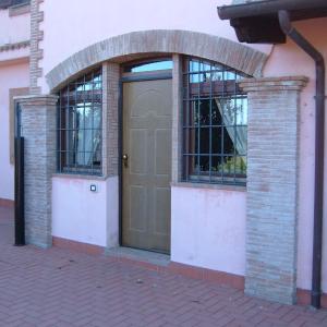 One-Bedroom Apartment - Split Level - Annex
