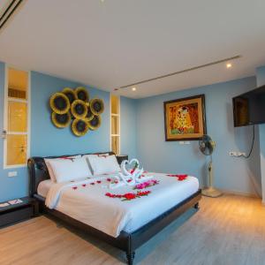Five-Bedroom Villa with Private Pool