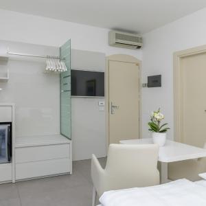 Double or Twin Room with Lake View