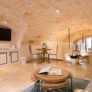 Suite with Hot Tub - Separate Building