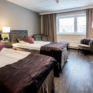 Standard twin with chair bed